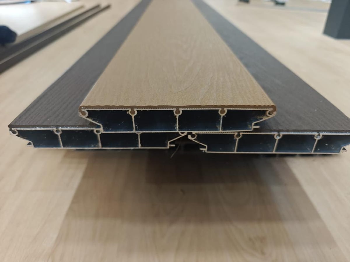 Cross section of an Alu-R Pro hollow aluminium decking profile